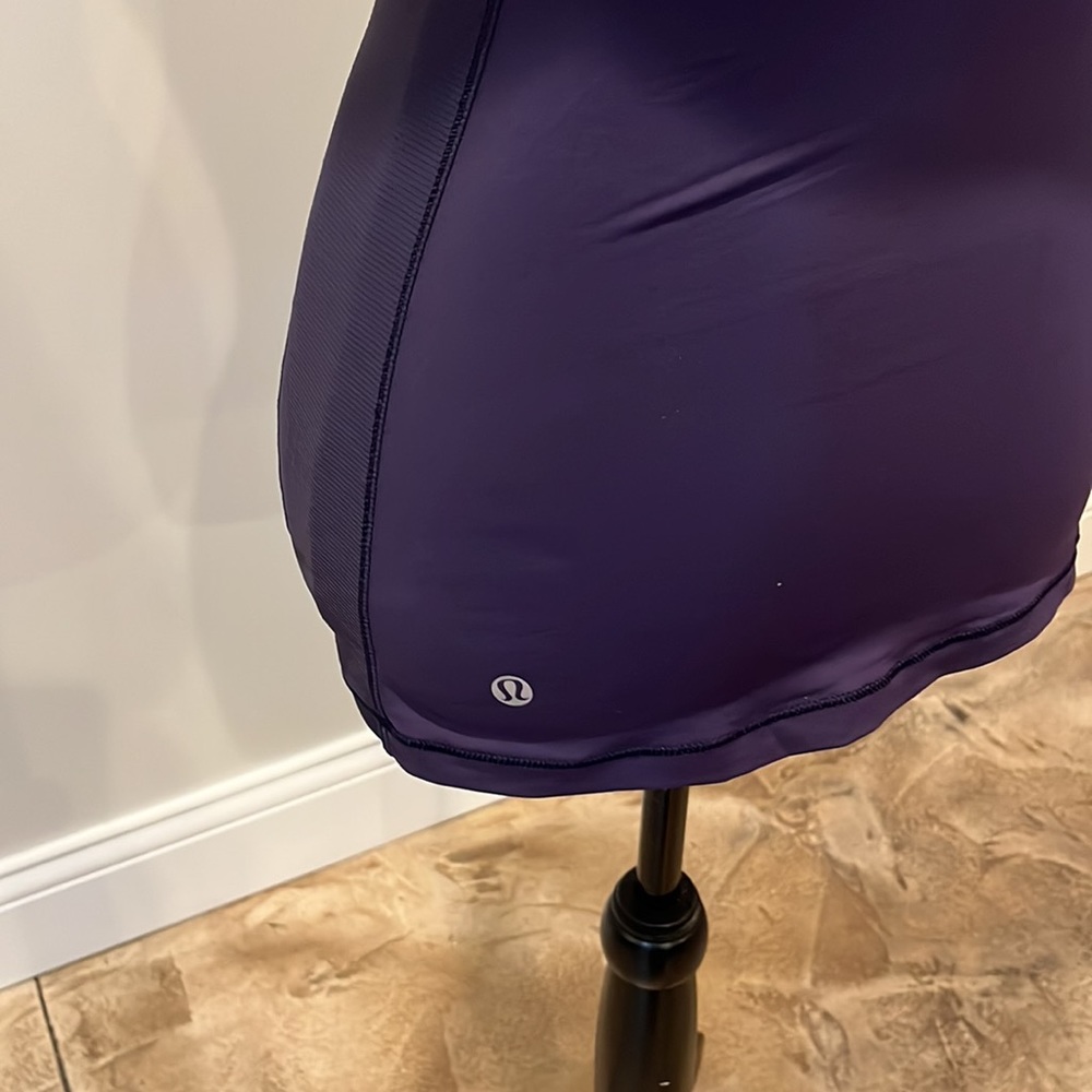 Lululemon top. Size 2 - Picture 3 of 5